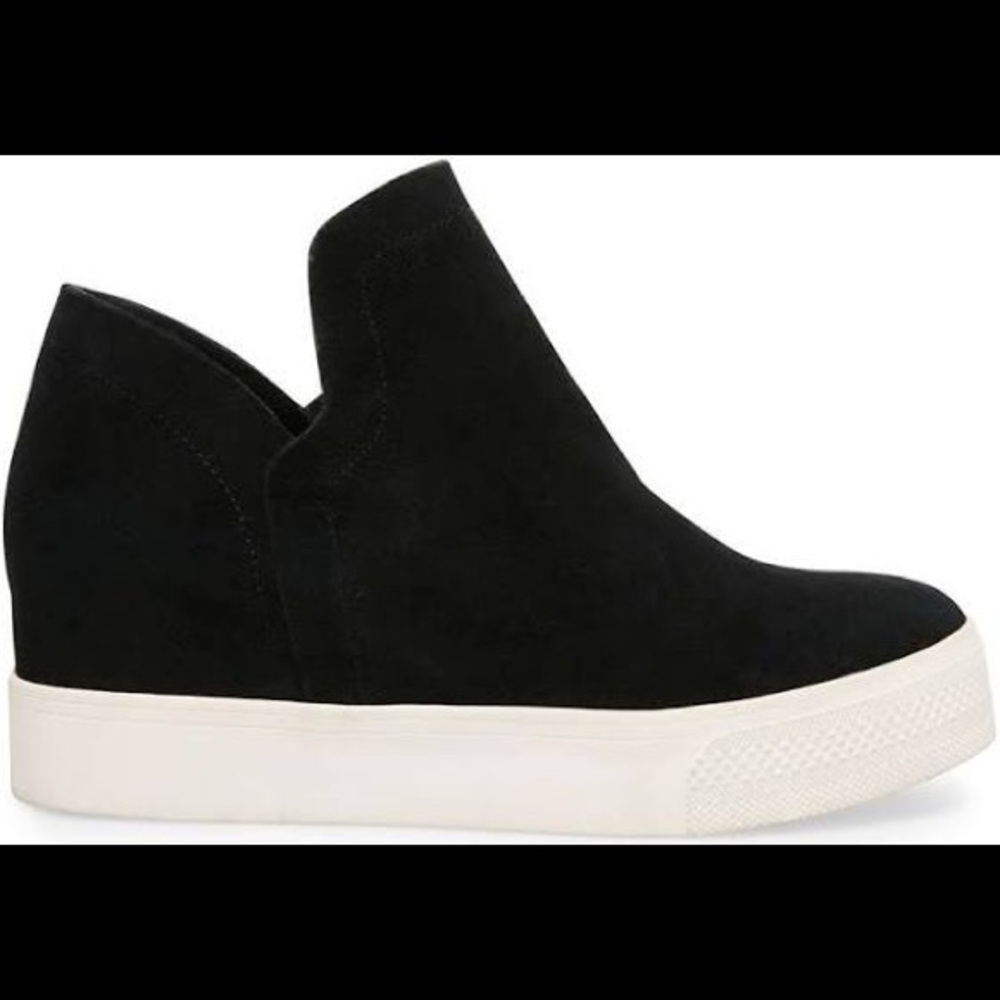 Wrangle sneakers